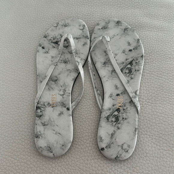 Brand new Tkees Sandals - Picture 1 of 3